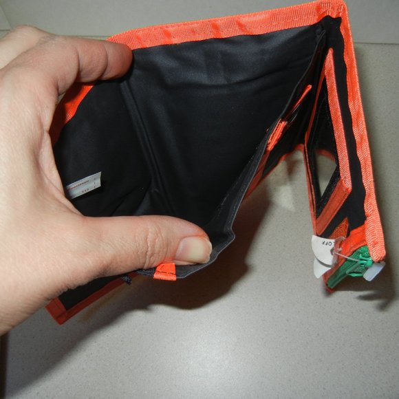 Vintage 1980's NWT Nylon Tri Fold Hook & Loop Wallet Pockets Key Ring CC ID Slot - Picture 12 of 12